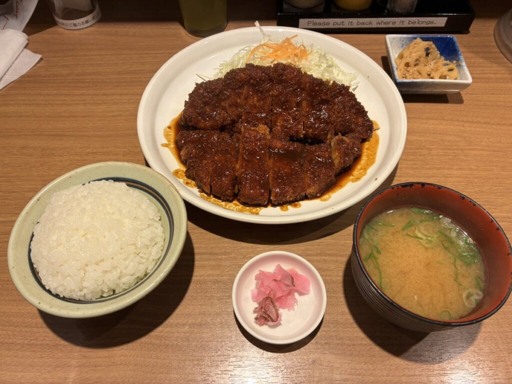 矢場とんのわらじかつ定食